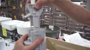 Сборка и установк арматуры IDDIS на бачок унитаза