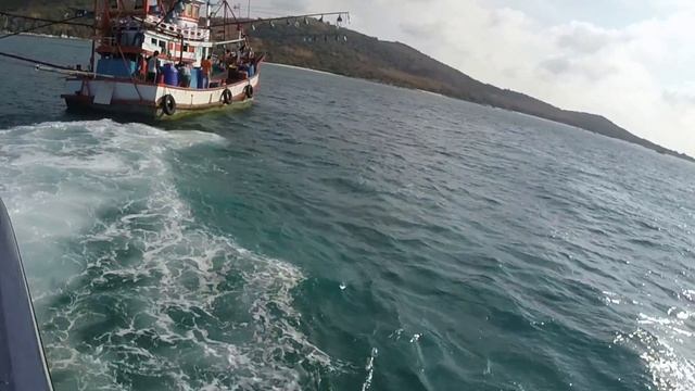 История о том как ловят кальмаров в Тайланде) смотреть онлайн