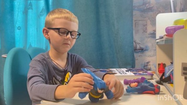 Распаковка и обзор набора игрушек GooJitZu Бэтмен и Джокер