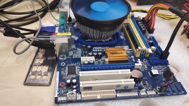 тест платы ASRock N68C-S UCC 4xDDR2/DDR3.mp4 смотреть онлайн