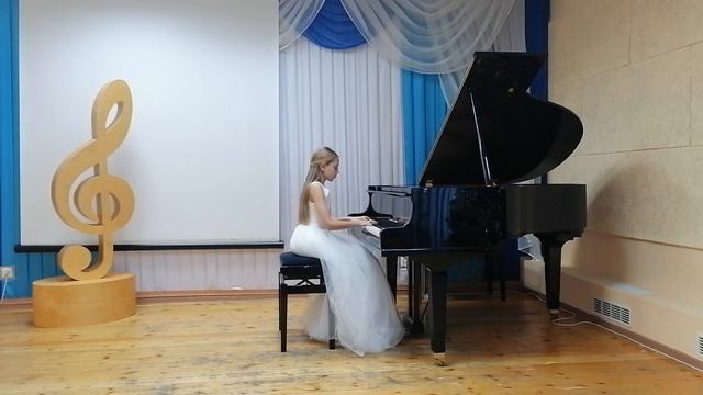 Боровик Полина И С Бах Аллеманда из Французской сюиты си минор, Э Григ Поэтическая картина ор 3 смотреть онлайн