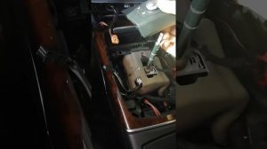 Снятие средней консоли Ауди А6  2011