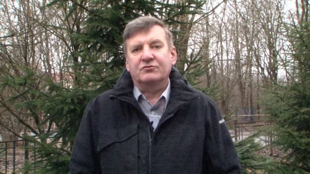 На Правом берегу сгорел дом. Будьте аккуратней сжигая траву смотреть онлайн