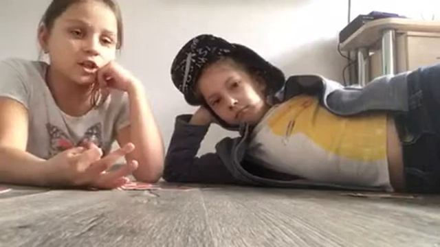 Играли в карточки на 10минут😱😱 смотреть онлайн