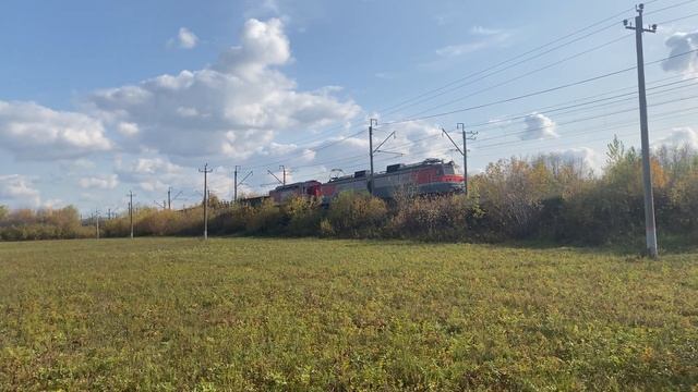 ВЛ10У с перегоняемым ТЭМ14-0076 прибывает на красный смотреть онлайн