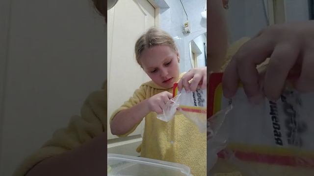 Что делать если слайм липнет к рукам смотреть онлайн