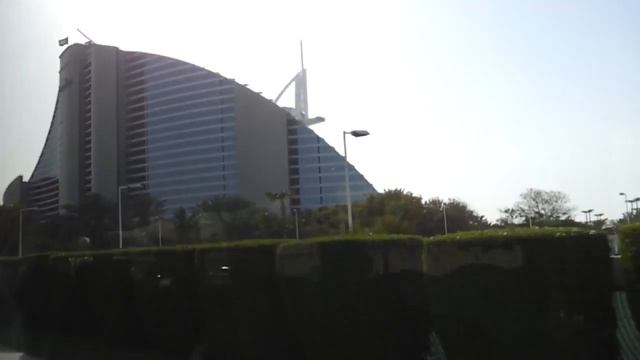 Дубай - мы едем к отелю Парусник смотреть онлайн