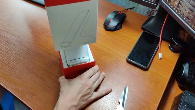 Беспроводная зарядка Oneplus 50W Wireless Charger для ONEPLUS 9 PRO (Распаковка)