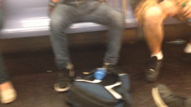 Crazy Metalheads on the Subway in New York смотреть онлайн