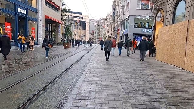 İstanbul İstiklal Caddesi Yürüyüşü 2021 - İstiklal Street Istanbul Walking Tour Travel Guide 2021 смотреть онлайн