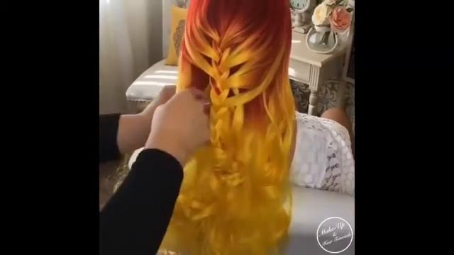 Яркая прическа, классное плетение. Укладка для длинных волос. смотреть онлайн