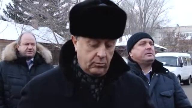 Губернатор оценил работу по строительству дорог в Энгельсе смотреть онлайн