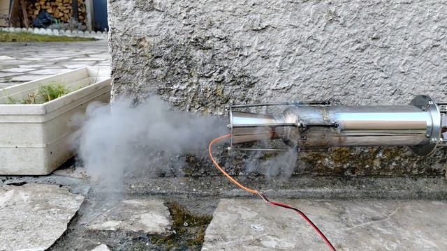 Trying to make a hybrid rocket engine смотреть онлайн