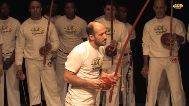 "XIV JOGOS EUROPEUS ABADÁ-CAPOEIRA 2012" Desafio Berimbau e Violino. смотреть онлайн