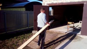 Как одному подшить потолок шестиметровой дюймовкой