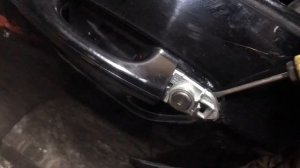 Снимаю Личинку Ford Fusion 2013 - 2018 США Как снять личинку наружной ручки ?