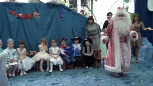 8-928-199-82-69 Видеооператор на Новогодний утренник в детском саду смотреть онлайн