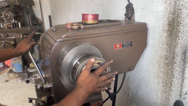 How we repaired Hydraulic swing motor of HITACHI 200 Excavator? смотреть онлайн