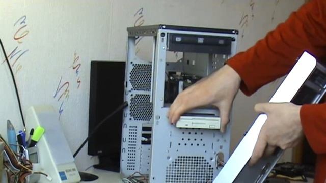 Установка оптического привода и флоппи дисковода смотреть онлайн