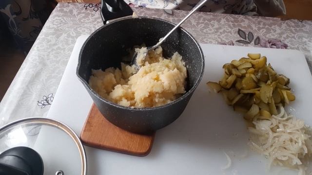 Картофельный салат! Этот салат со мной лет 40! Из простых ингредиентов, просто шедевр смотреть онлайн