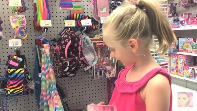 Giant Surprise Egg 1 - Barbie, Monster High, Peppa Pig, and Play Doh - Toys R Us Shopping Spree смотреть онлайн