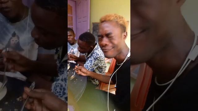 John bolo lbv okkm en kaz il mange le mouton смотреть онлайн