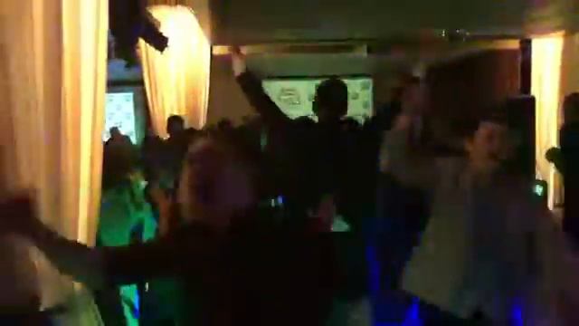 Диско партизаны устраивают настоящую жару на корпорате у святого источника смотреть онлайн