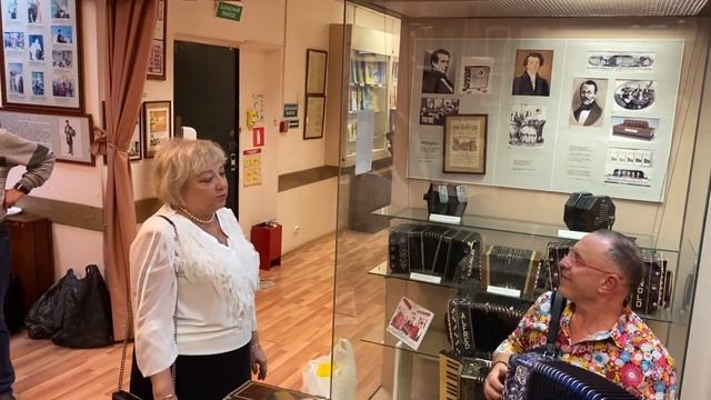 Творческий вечер в Музее Альфреда Мирека - замечательная исполнительница Любовь Погонина. смотреть онлайн