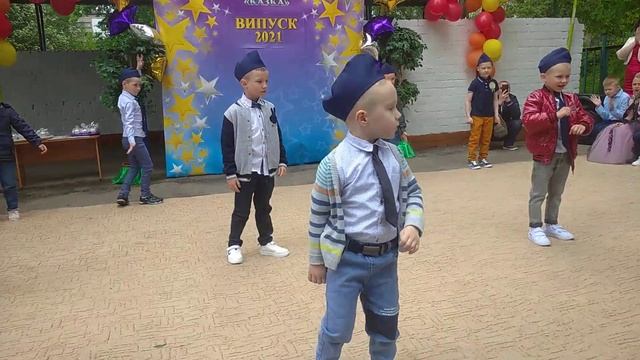 Танец маленьких летчиков )ДНДЗ казка Камянське))) смотреть онлайн