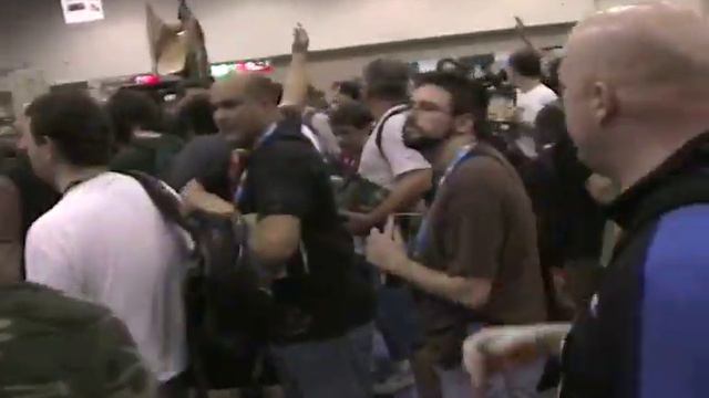 Gen Con Exhibitors Hall - Pathfinder & Paizo смотреть онлайн