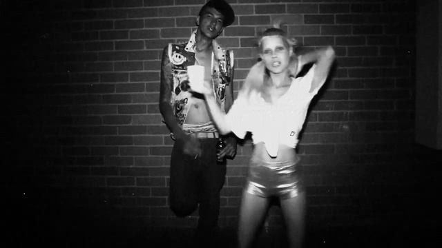 DIS IZ WHY I'M HOT (zef remix) - Die Antwoord смотреть онлайн