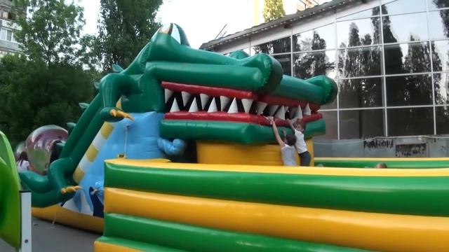 Батут "Крокодил" смотреть онлайн