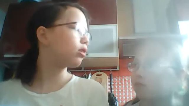 Надуй пузырь из жвачки Челендж смотреть онлайн