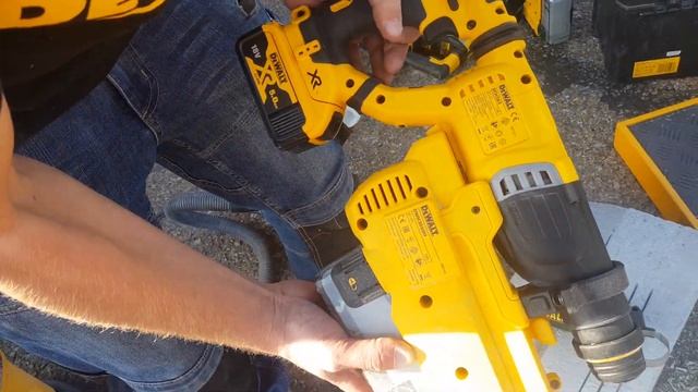 Dewalt DCH263P2 z systemem odciagu pyłu DWH205DH - wiertło 10mm смотреть онлайн