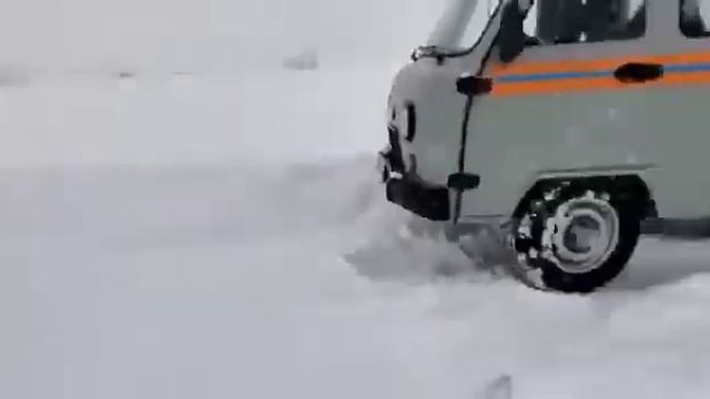 Затор из более 17 автомобилей образовался по пути из Махачкалы в Буйнакск LIFE DAGESTAN смотреть онлайн