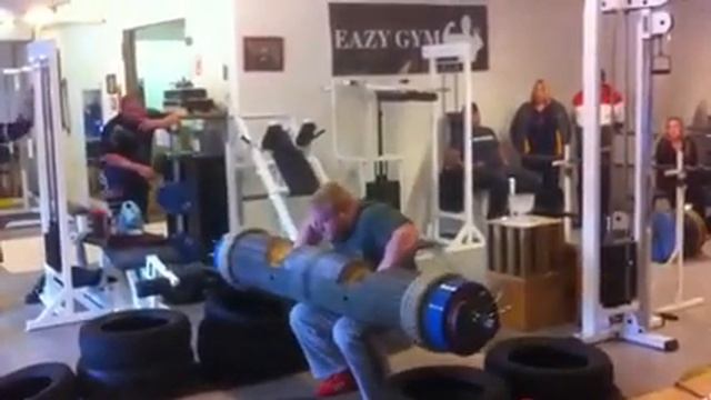Майккель Лейкхт, строгий жим бревна - 200 кг! смотреть онлайн