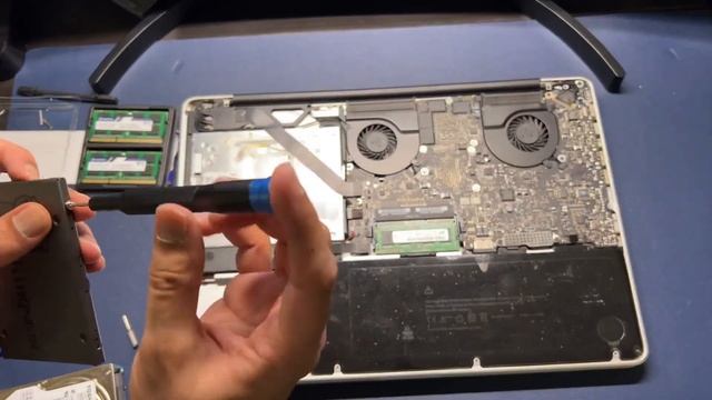 MacBook Pro 15 inch (Mid 2010, 2011, 2012) Upgrade - RAM & SSD - Realtime DIY Start to Finish! смотреть онлайн