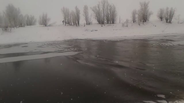 на снегоходе через протоку Байболаковскую смотреть онлайн