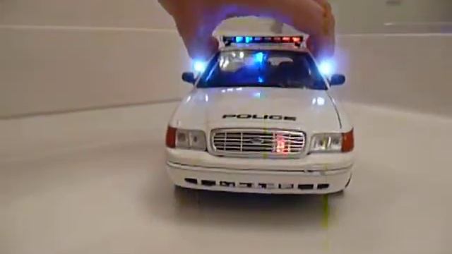 1/18 New Haven CT Police Ford Crown Victoria With Lights And Siren *Custom Order* смотреть онлайн