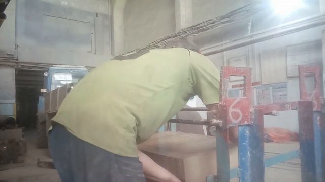 Работа на фрикционном прессе. Формовка огнеупоров смотреть онлайн