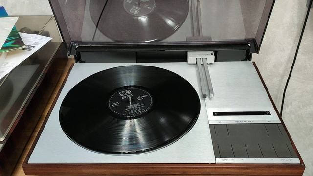 Bang & Olufsen Beogram 4004 виниловый проигрыватель, шедевр от Датской фирмы, обзор.
