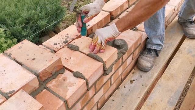 Кладка стены в полтора кирпича. Цепная перевязка. смотреть онлайн