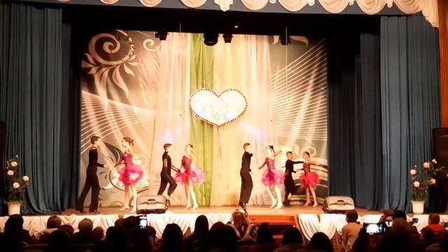 Образцовый коллектив Студия спортивного бального танца "Фьюжн" на концерте "День Матери" 26.11.2021 смотреть онлайн