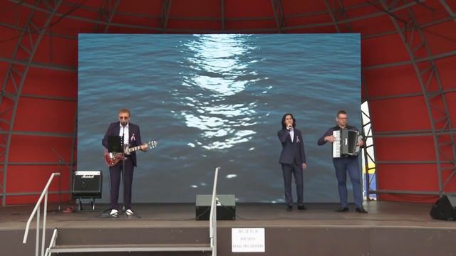 Концерт в Тазовском посвященный Дню России смотреть онлайн