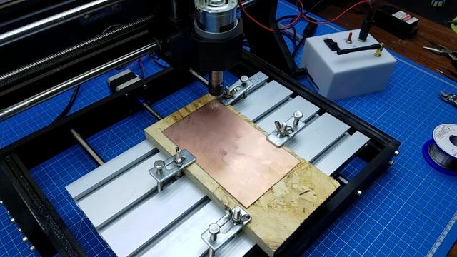 Делаем печатную плату на ЧПУ станке CNC3018. Своими руками. Лазерно-гравировальным способом. смотреть онлайн