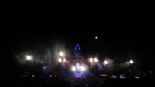 Dimitri Vegas & Like Mike Play 