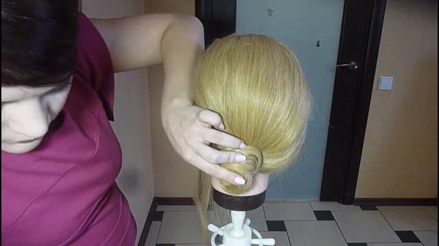 Простая прическа с узлом/Easy hairstyle with a bun смотреть онлайн
