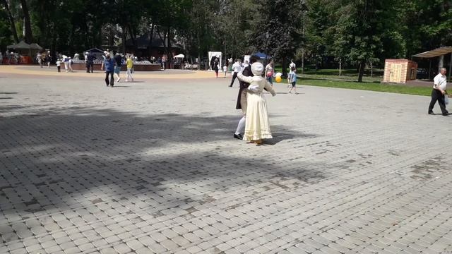 Ампирный вальс в Нижнем парке, Липецк, 15 07 17 смотреть онлайн