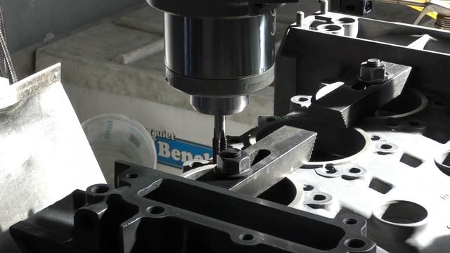 Saving your Porsche Magnesium Engine Case. Head Stud Thread Repair смотреть онлайн