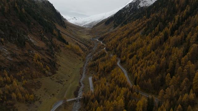 DJI Mavic 3 Classic - From Switzerland to Italy смотреть онлайн